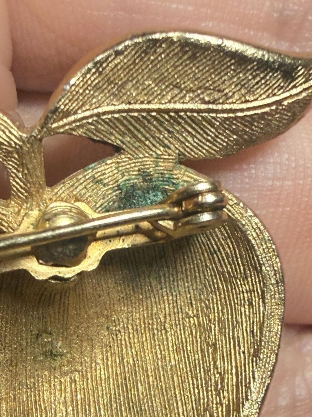 Coro Apple Brooch Brushed Gold Tone Domed Vintage 1.5 inches - Picture 9 of 11